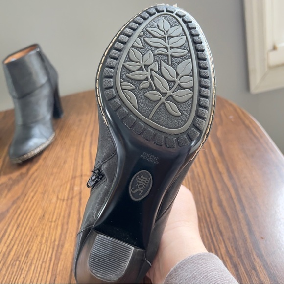 Sofft 10M 3.5” heeled boot - Picture 6 of 6